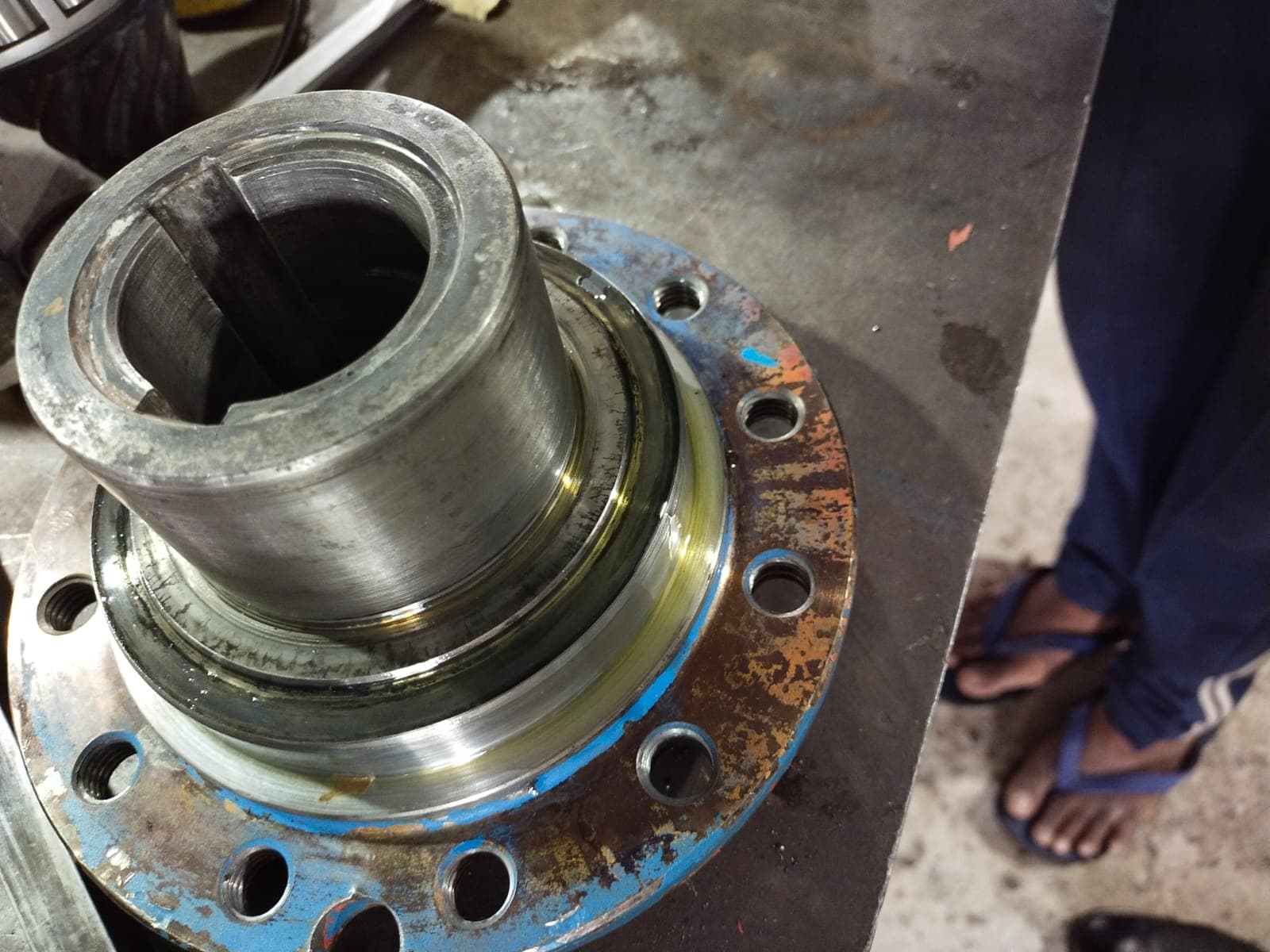 Machined steel shaft with mounting flange and keyway